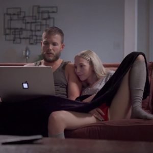 Assistindo Porno com a Irmã Novinha