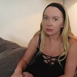 Mãe Safada Fica com Tesão Ouvindo o Filho Transar