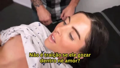 Inseminando a Esposa Fértil do Corno